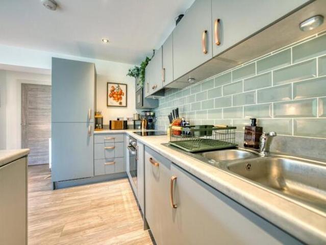 Apartment for sale in Kelvindale, Scotland