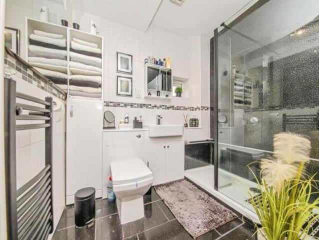 Apartment for sale in Ravenswood, Key Street