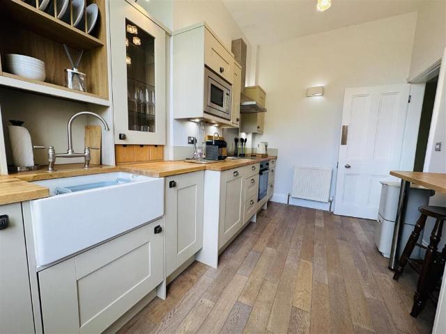 Apartment for sale in Strode, Devon