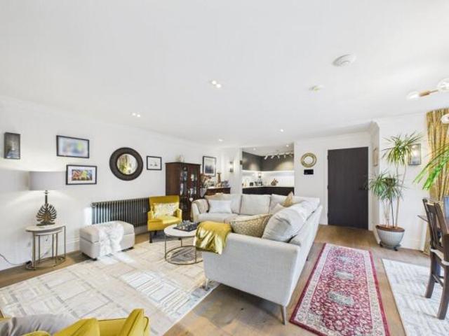 Apartment for sale in Calderstones, Paradise