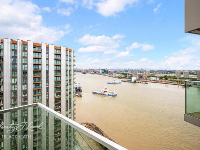 Apartment for sale in Woolwich, Greater London
