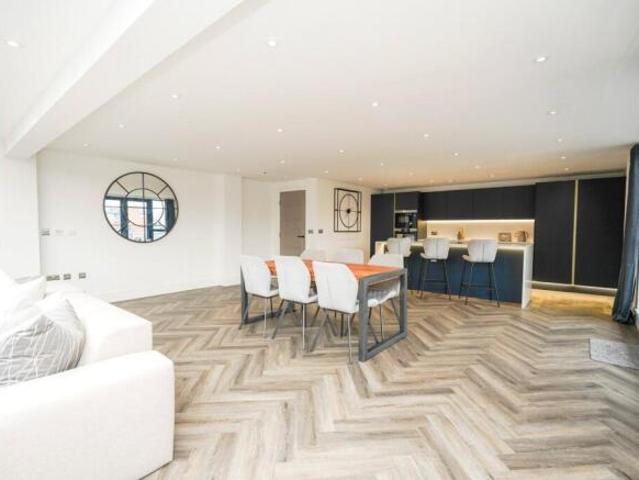 Apartment for sale in Calderstones