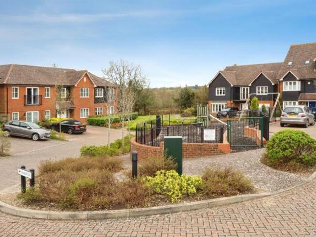 Apartment for sale in Broadwater Down, Sandown Park