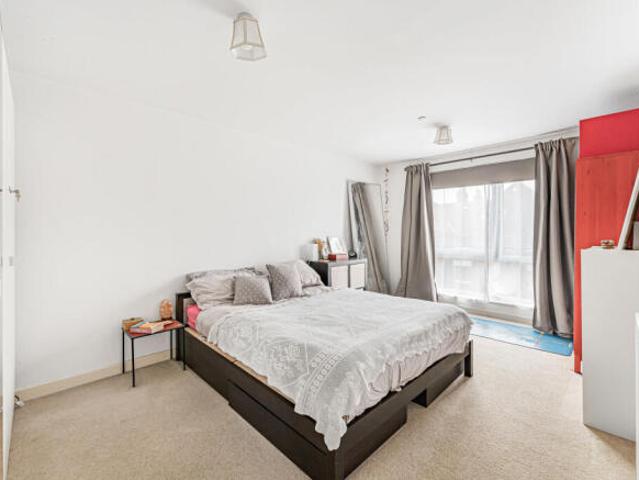 Apartment for sale in Midway, Kent