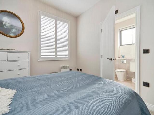 Apartment for sale in Yeadon, West Yorkshire