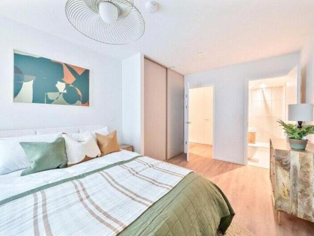 Apartment for sale in Poole