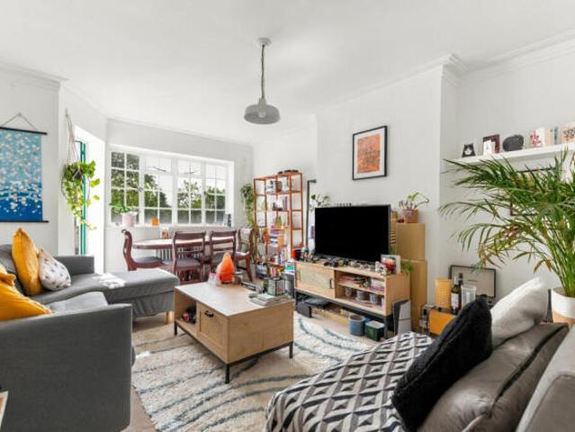 Apartment for sale in Greater London