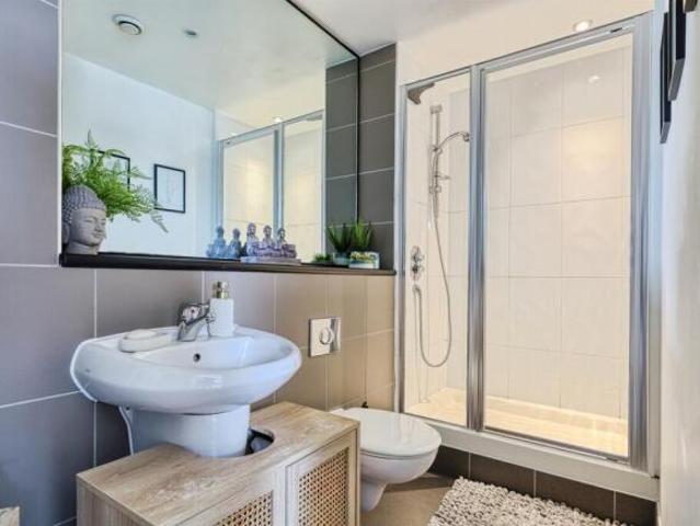 Apartment for sale in Richmond Hill, West Yorkshire