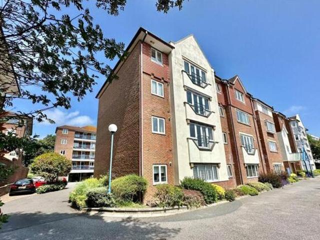 House for sale in Upperton, Eastbourne
