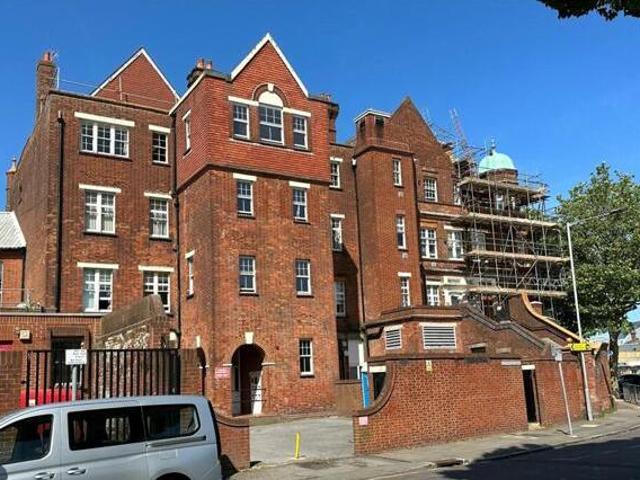House for sale in Upperton, Eastbourne