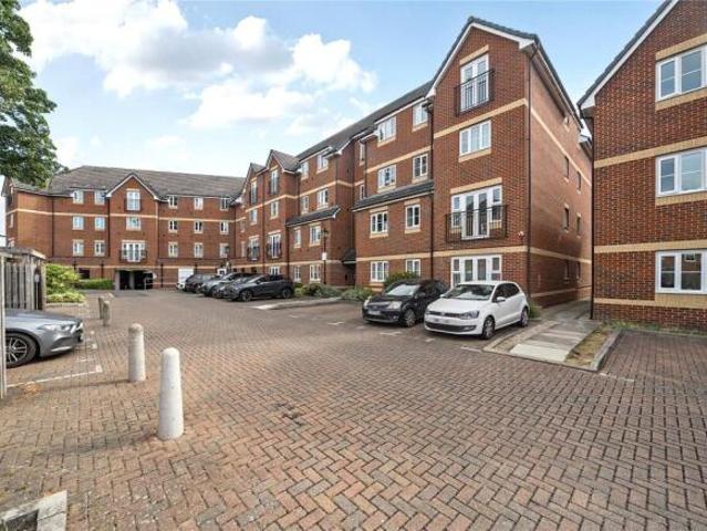 Apartment for sale in Slough