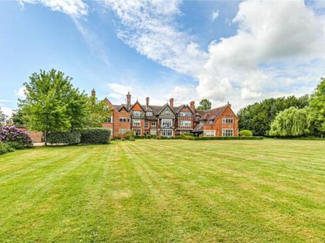 House for sale in The Butts, Kent