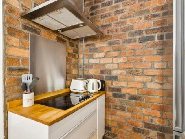 Apartment for sale in Shawlands, Scotland