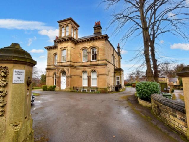 Apartment for sale in Huddersfield, West Yorkshire