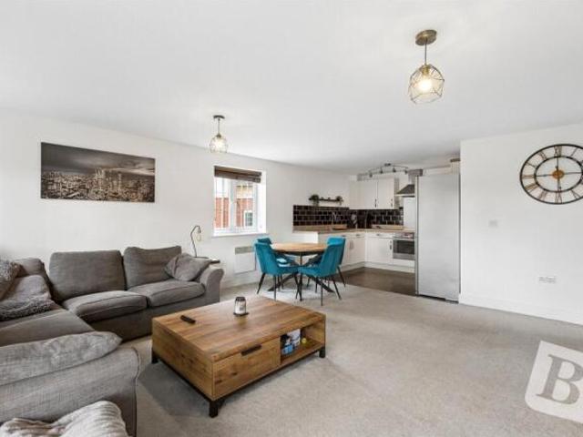 Apartment for sale in Navestock Side