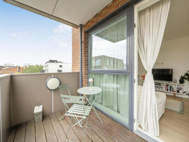 Apartment for sale in Camberwell, Greater London