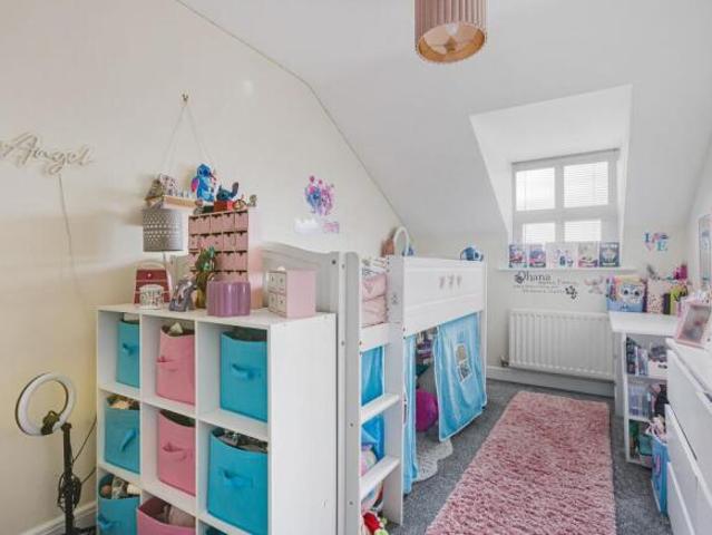 Apartment for sale in Swindon