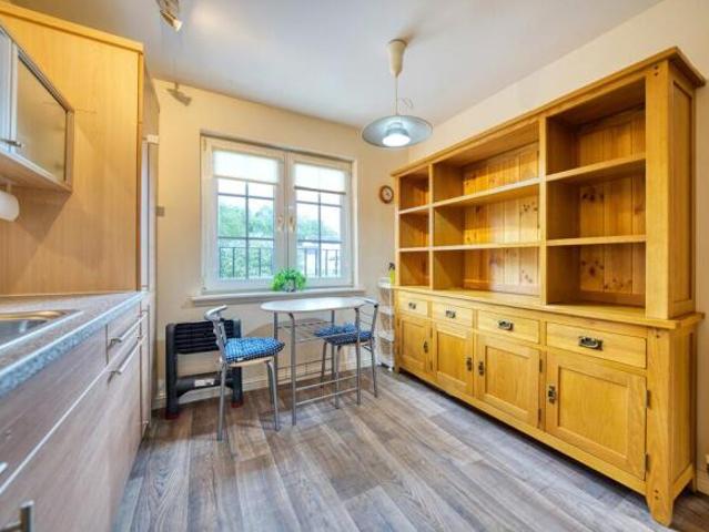 Apartment for sale in Milngavie, Scotland