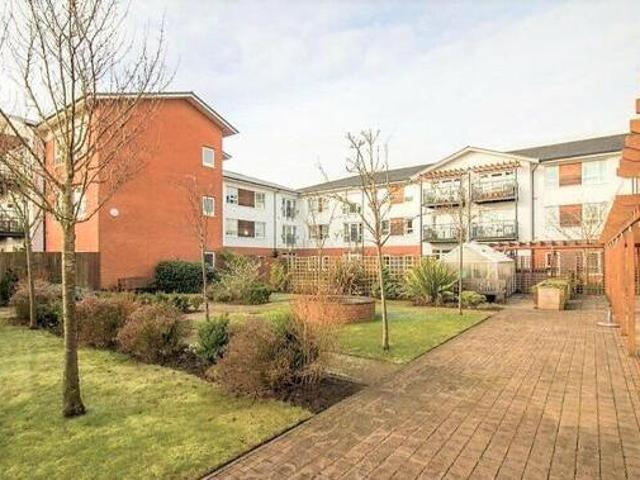House for sale in Rossmore, Cheshire