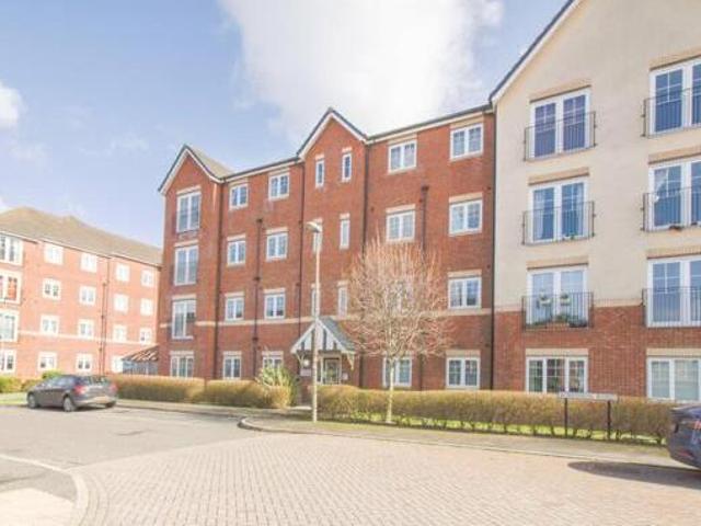 House for sale in Rossmore, Cheshire