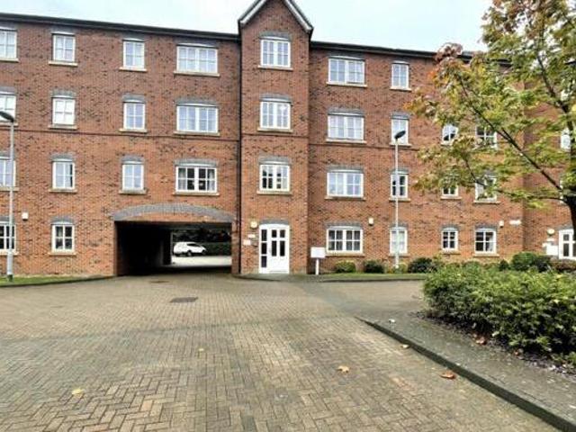 House for sale in Rossmore, Cheshire