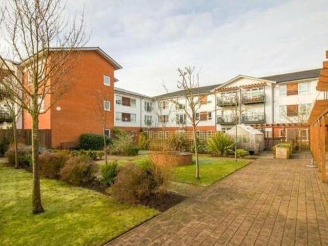 House for sale in Rossmore, Cheshire