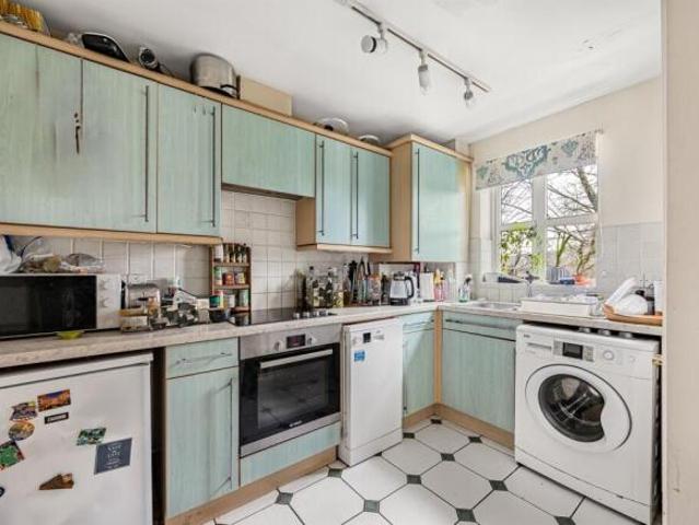 Apartment for sale in Caversham, Reading