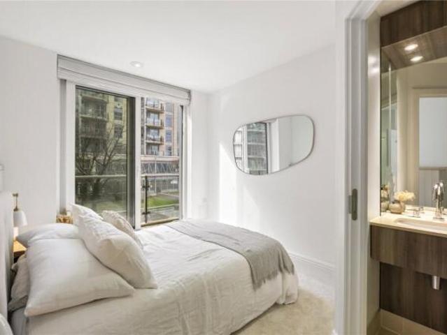 Apartment for sale in Cat Hill, England