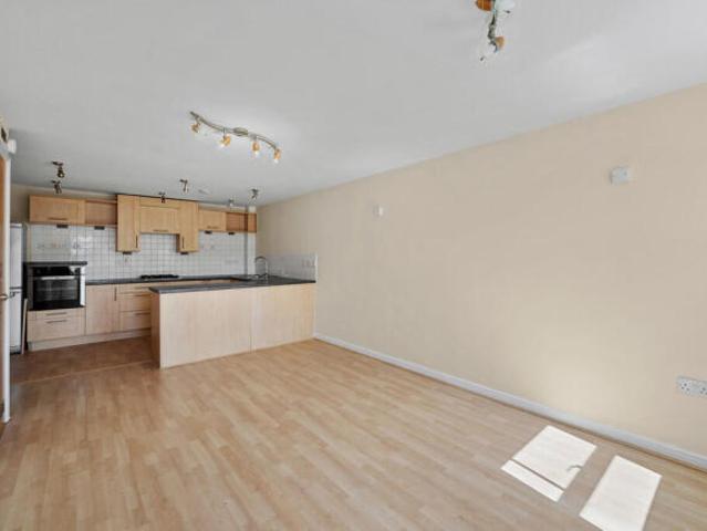 Apartment for sale in Eversley, Hart
