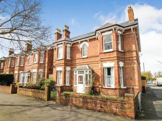 House for sale in Farnborough, Hampshire