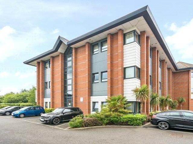 Apartment for sale in Slough