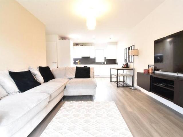 Apartment for sale in Watford, Hertfordshire