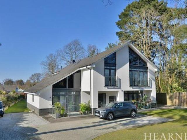 House for sale in Tricketts Cross, Ferndown