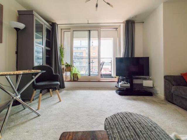 Apartment for sale in Cardiff Bay, Falcon Lodge