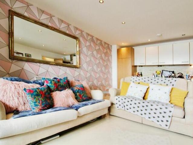 Apartment for sale in Falcon Lodge, Wales