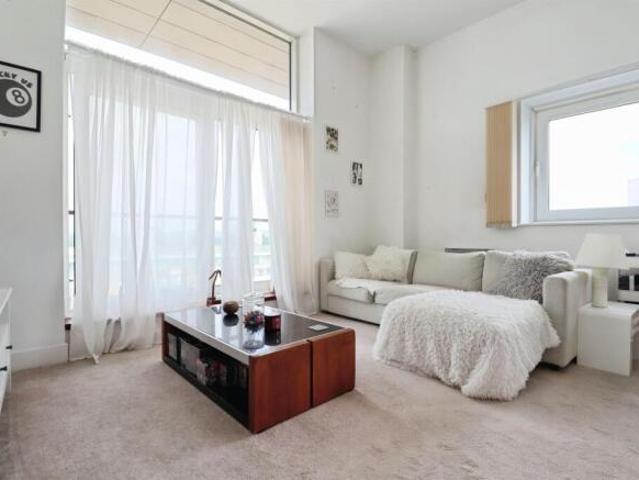 Apartment for sale in Falcon Lodge, Wales