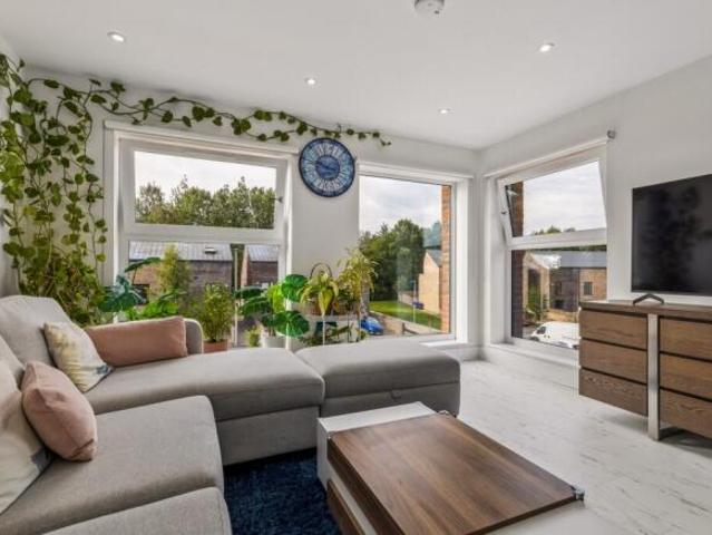 Apartment for sale in Cessnock, Glasgow