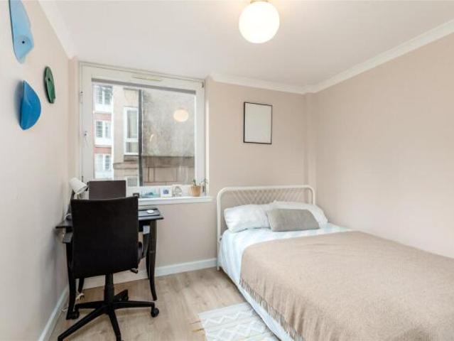 Apartment for sale in Canonmills, City of Edinburgh