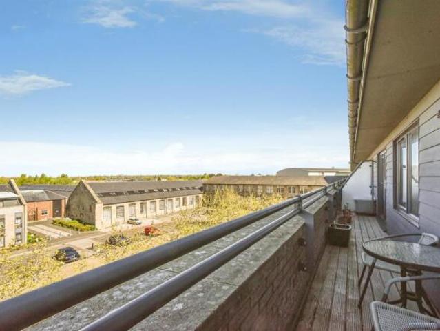 Apartment for sale in Rodbourne, Swindon
