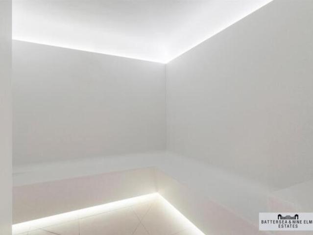 Apartment for sale in Greater London