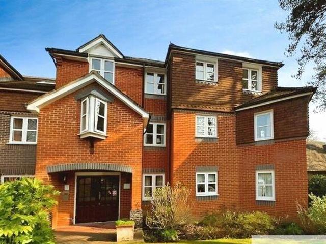 House for sale in Fleet, Hart