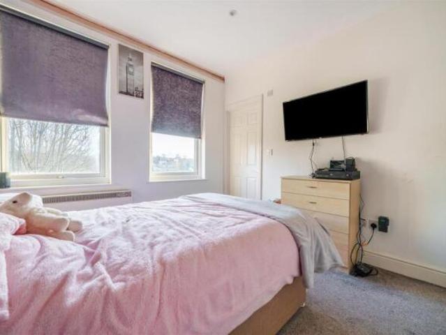 Apartment for sale in Midway, Kent
