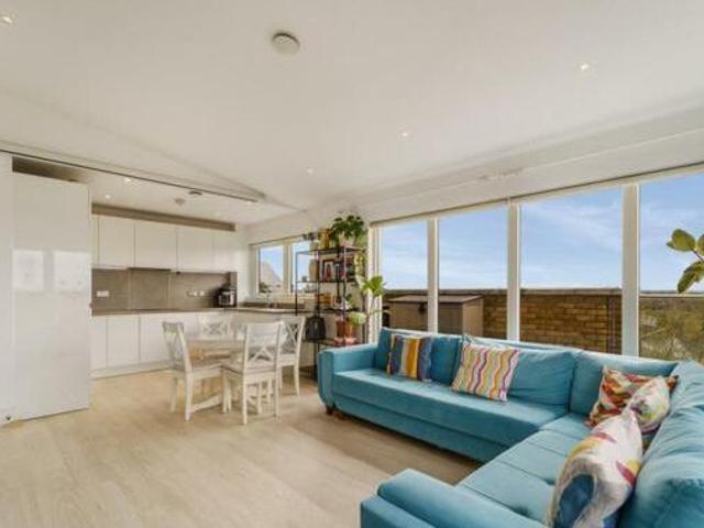House for sale in Isleworth, Greater London