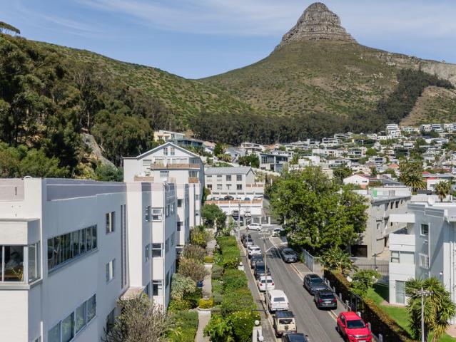 Apartment for sale in Fresnaye, Cape Town