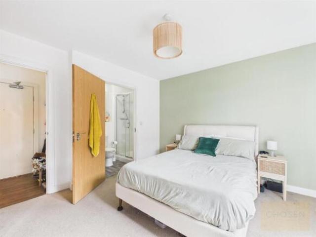 Apartment for sale in Kings Barton, Gloucester