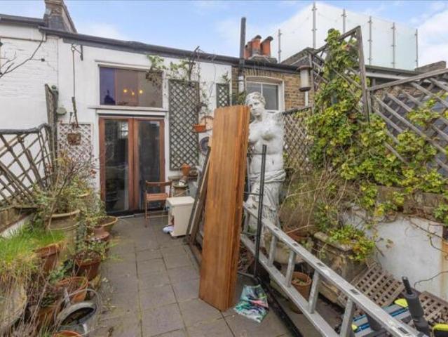 Apartment for sale in Fulham, Greater London