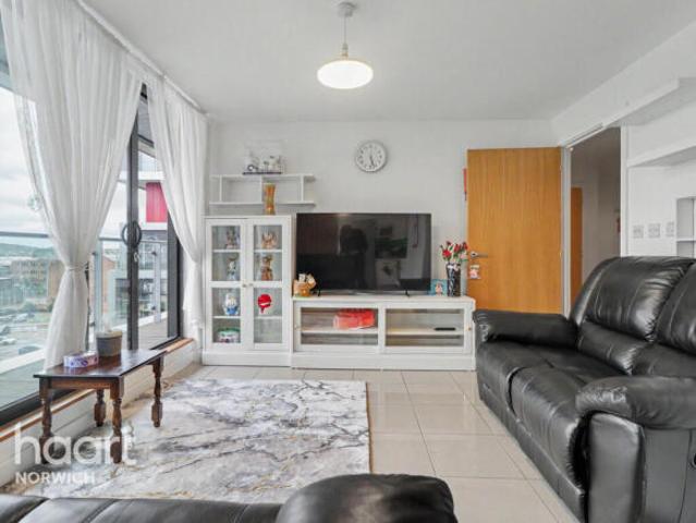 Apartment for sale in East Bank, Norfolk