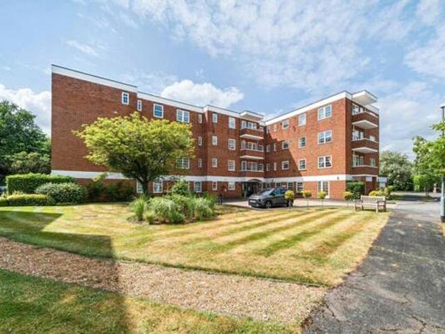 House for sale in Denham, Gerrards Cross and Chalfonts Community Board, Gerrards Cross