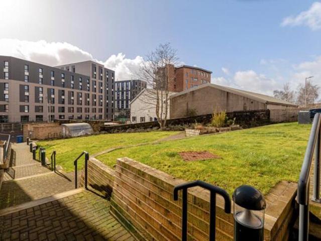 Apartment for sale in Bolton Low Houses, Hampshire