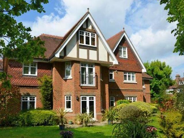 House for sale in Fole, Surrey